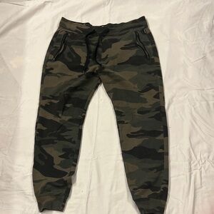 Hollister Camo Joggers - Green and Black